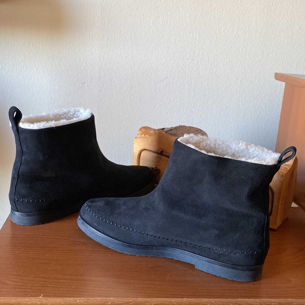 Jenni Kayne Shearling Sherpa Moc Boot. - Picture 5 of 9